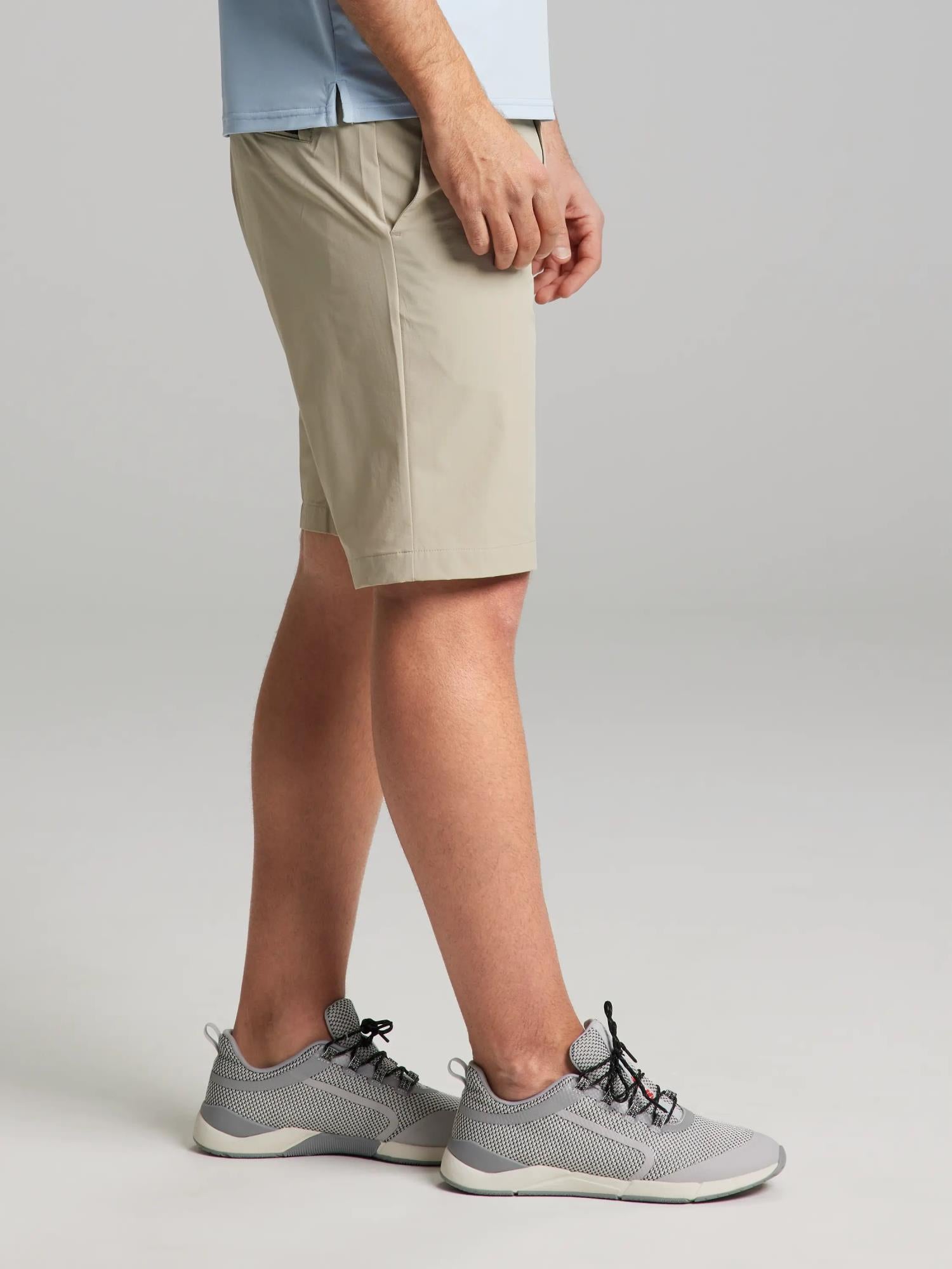 TECH CHINO SHORT - Dry Sand