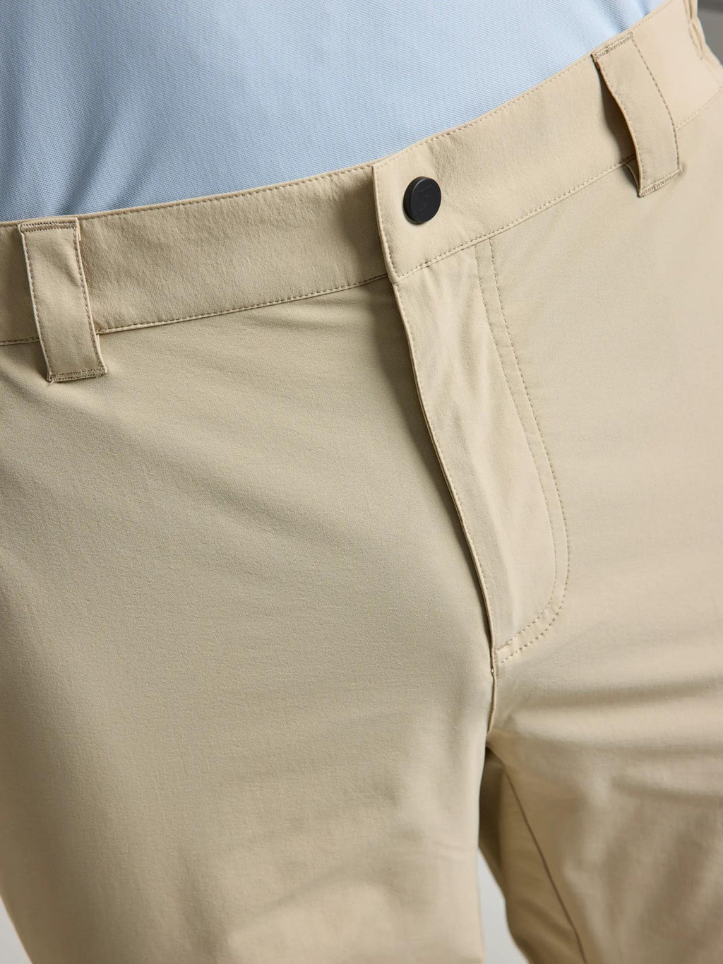 TECH CHINO SHORT - Dry Sand