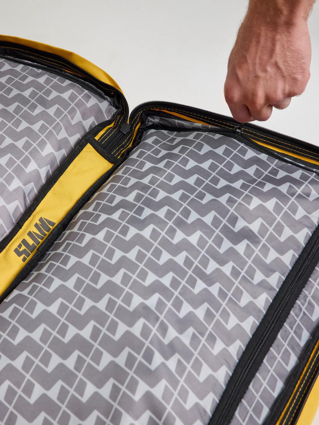 CABIN TROLLEY - Fekete/Sárga