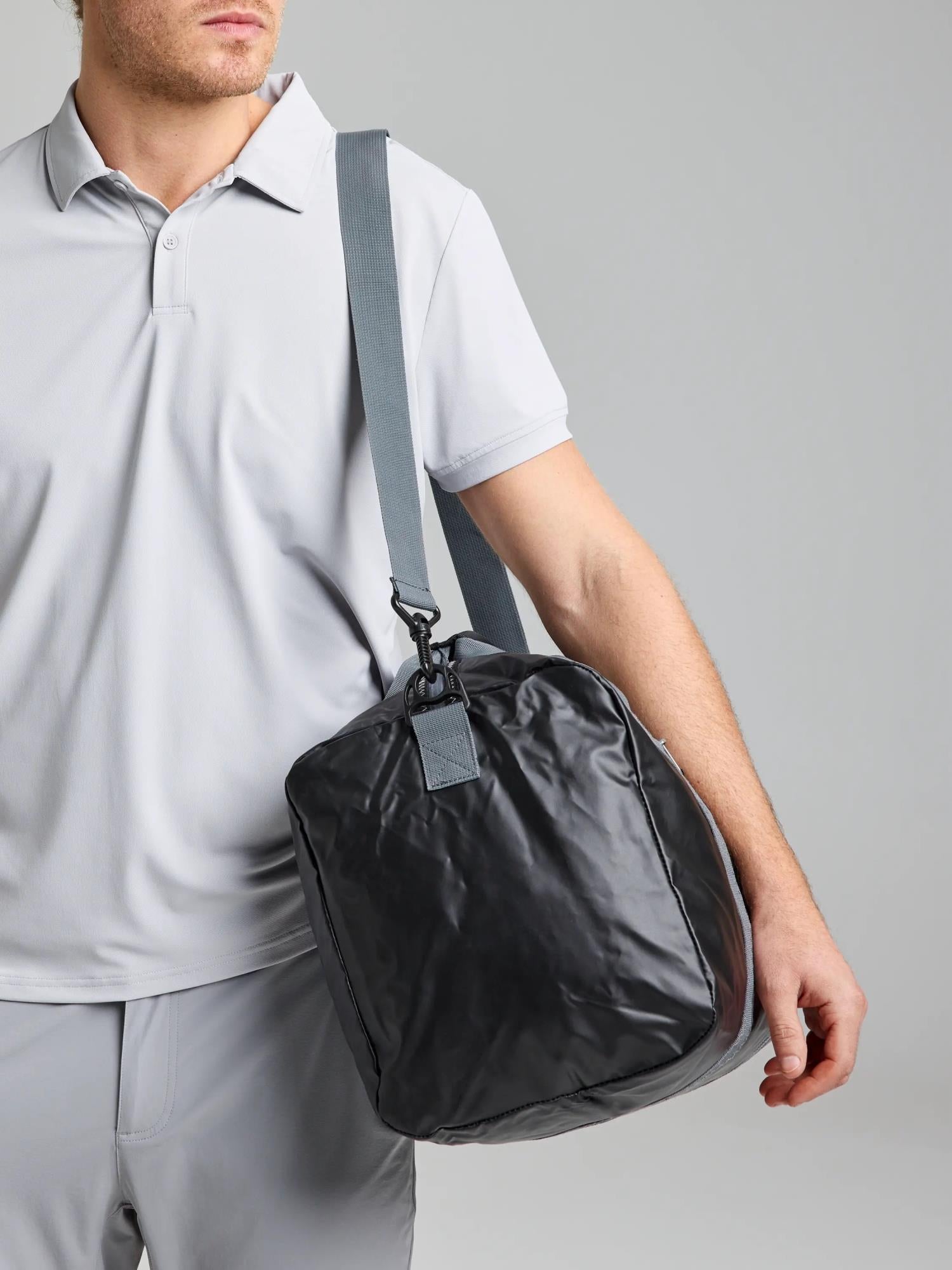 WR DUFFLE BAG M - Fekete