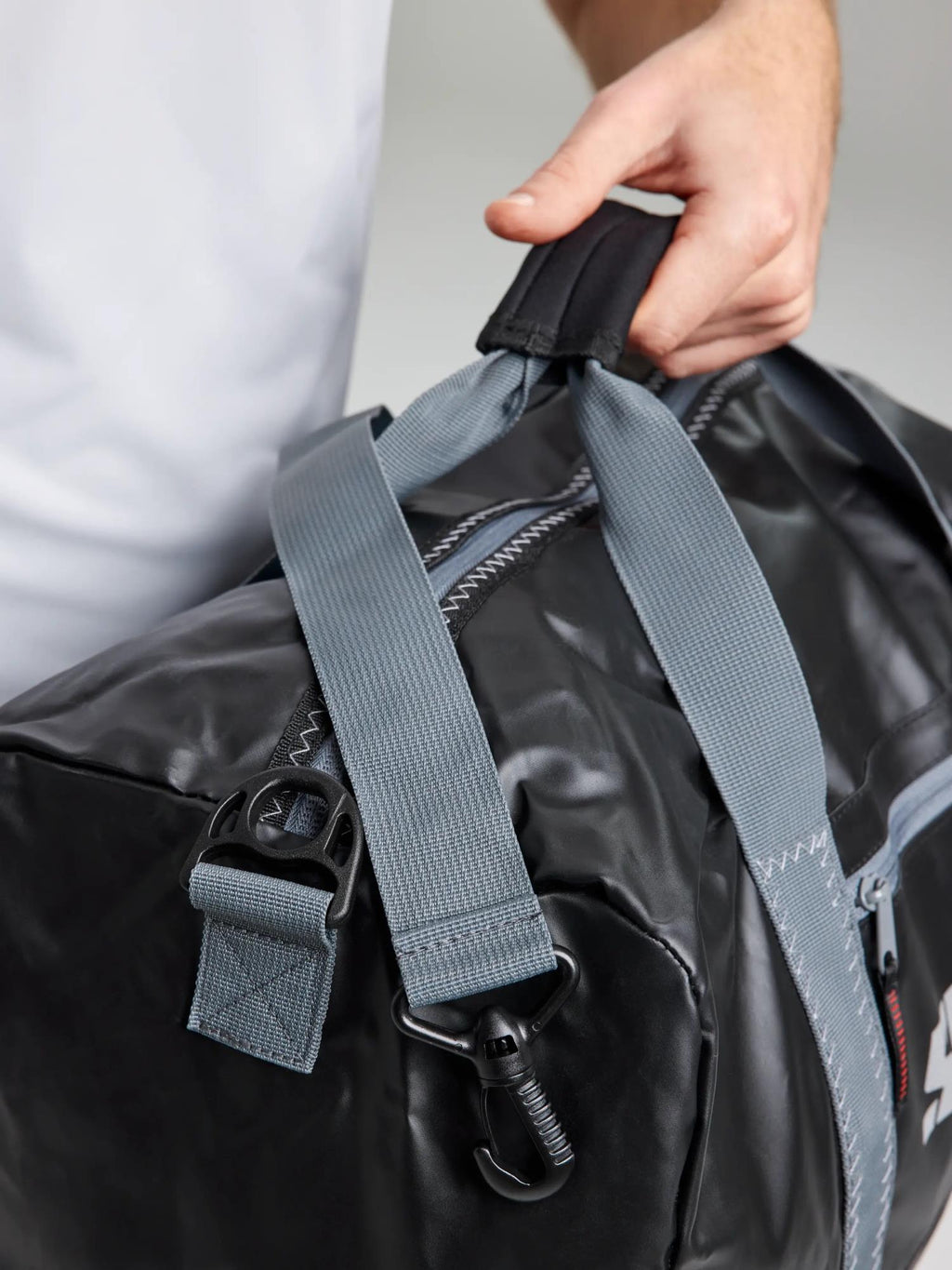 WR DUFFLE BAG M - Fekete