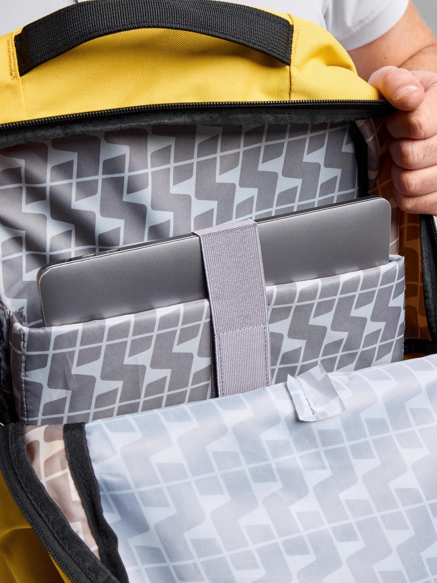 BACKPACK - Fekete/Sárga