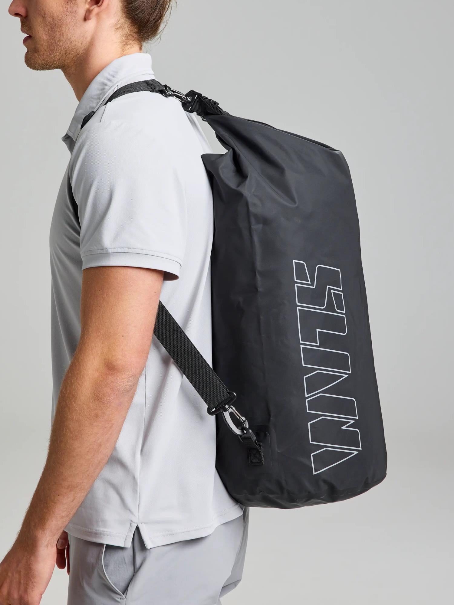 WR SAILOR BAG M - Fekete